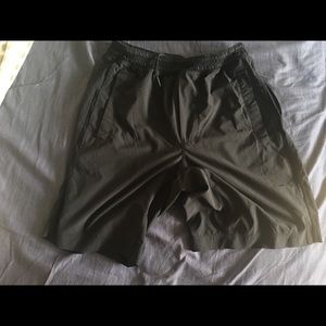 Lulu lemon pacebreaker shorts (with lines)
